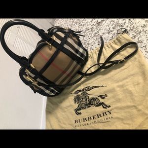 Burberry purse